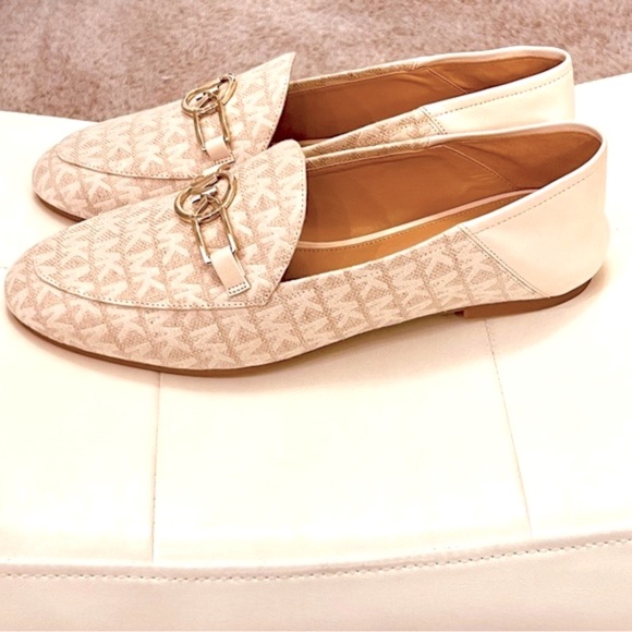 Michael Kors Tan Leather Tracee Monogrammed Loafers Size 10 NWOT - Picture 5 of 9